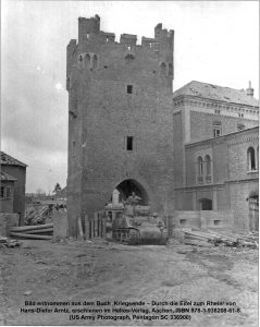 Münstertor in Zülpich nach Kriegsende 1945